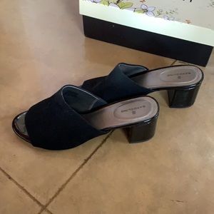 NWOT Bandolino black suede mules